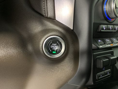 Used 2019 GMC Sierra 1500 SLT w/ SLT Premium Plus Package AWD/4WD image 17