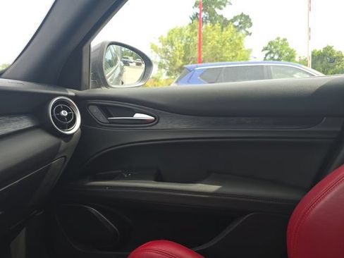 Used 2023 Alfa Romeo Stelvio Sprint RWD image 21