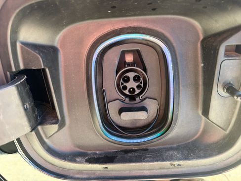 New 2025 Chevrolet Silverado EV RST AWD/4WD image 31