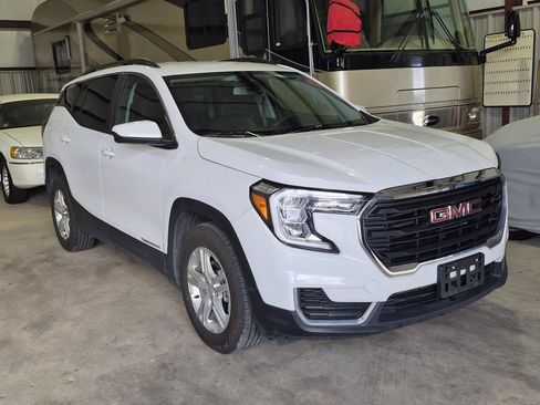 Used 2022 GMC Terrain SLE w/ Driver Convenience Package FWD image 1