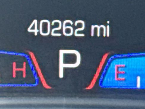 Used 2018 Chrysler 300 Touring w/ Chrome Appearance Package image 13