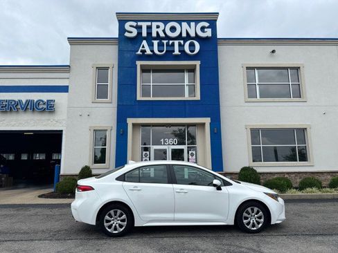 Used 2025 Toyota Corolla LE FWD image 17