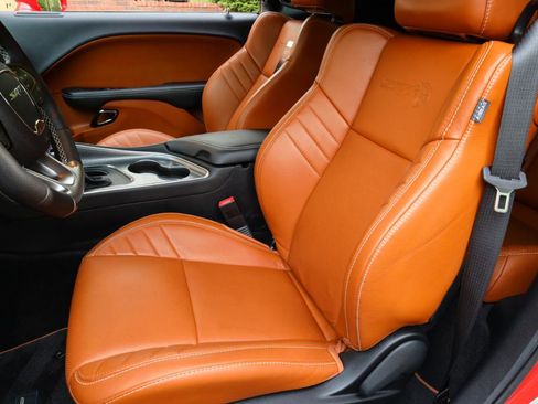 Used 2017 Dodge Challenger SRT Hellcat RWD image 7
