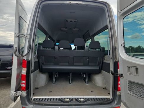 Used 2016 Mercedes-Benz Sprinter 2500 image 7
