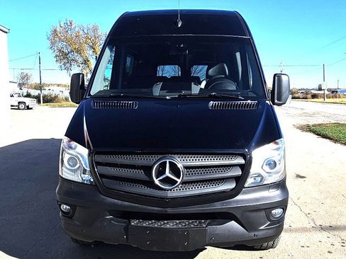 Used 2016 Mercedes-Benz Sprinter 2500 image 2