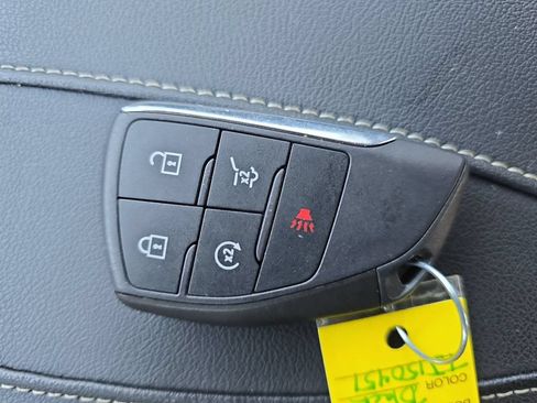 Used 2026 Chevrolet Traverse LT AWD/4WD image 36