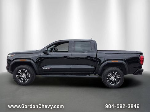 Used 2024 GMC Canyon AT4 AWD/4WD image 2