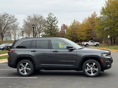 New 2025 Jeep Grand Cherokee Limited image 5