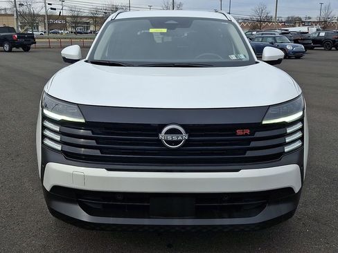 Certified 2025 Nissan Kicks SR image 2