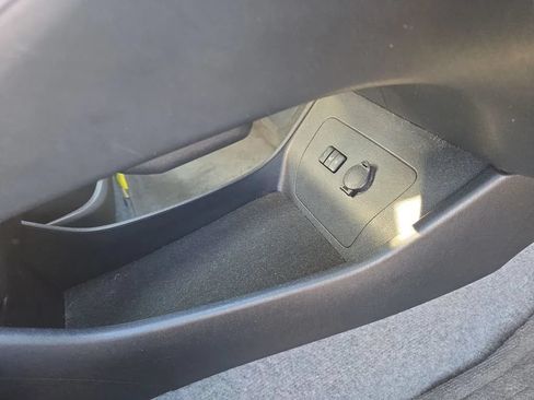 Used 2014 Toyota Prius Four w/ Solar Roof Package FWD image 14
