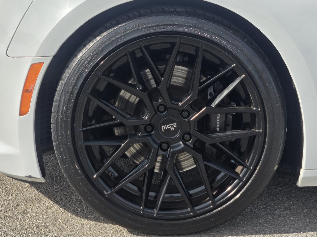 Used 2016 Chevrolet Camaro SS RWD image 12