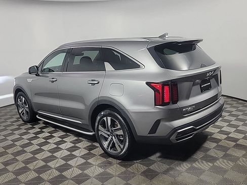 Used 2023 Kia Sorento EX image 11