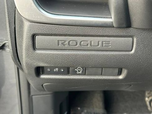 Used 2023 Nissan Rogue S AWD/4WD image 20