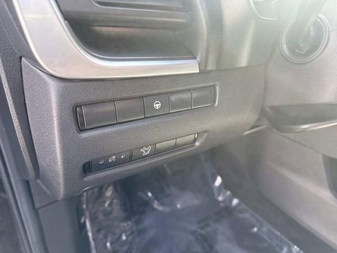 Used 2023 Nissan Rogue SV image 23