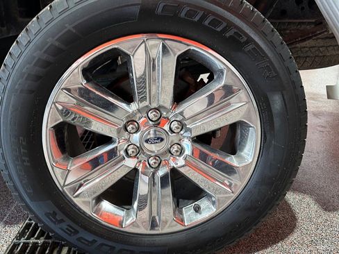 Used 2019 Ford F150 Lariat w/ Equipment Group 502A Luxury image 12