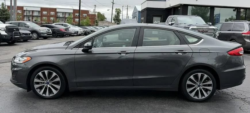 Used 2020 Ford Fusion SE AWD/4WD image 7