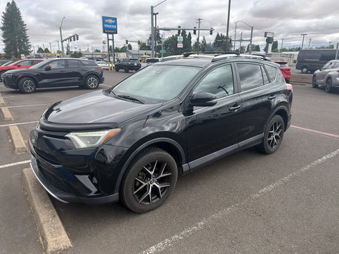 Used 2016 Toyota RAV4 SE w/ Advanced Technology Package AWD/4WD image 4