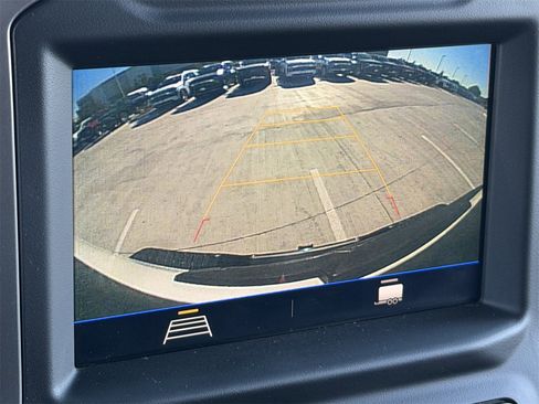 Used 2022 Chevrolet Silverado 2500 Custom w/ Custom Value Package image 18