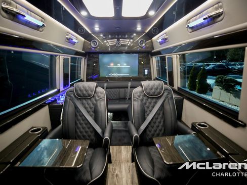 Used 2023 Mercedes-Benz Sprinter 3500 image 19
