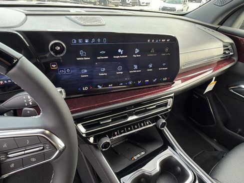 New 2026 Chevrolet Traverse Z71 w/ Enhanced Driving Package AWD/4WD image 5