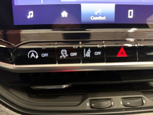 Used 2024 Jeep Compass Sport image 32