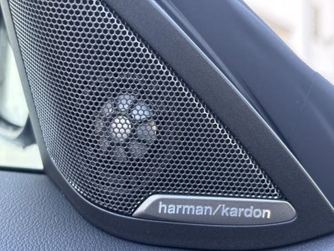 Used 2025 BMW i4 eDrive40 image 17