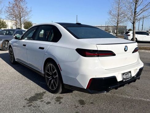 Used 2023 BMW 740i image 5