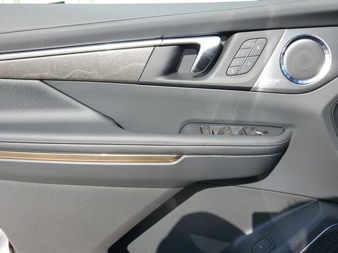 New 2026 Buick Enclave Avenir w/ Super Cruise Package FWD image 17