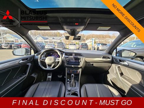 Used 2022 Volkswagen Tiguan SE R-Line image 24