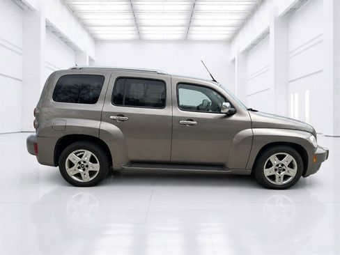 Used 2011 Chevrolet HHR LT FWD image 2
