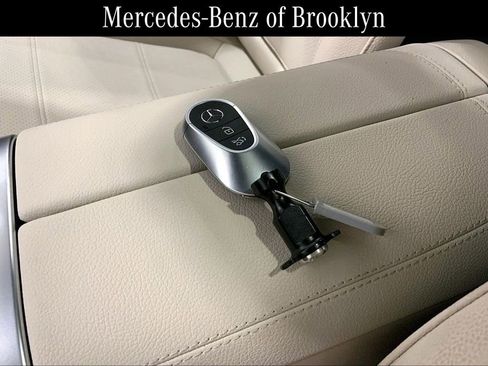 Certified 2025 Mercedes-Benz C 300 4MATIC Sedan image 13