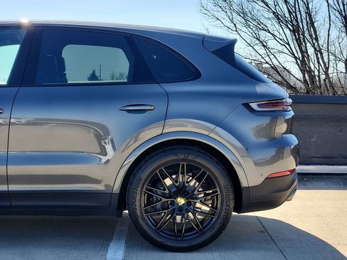 Certified 2024 Porsche Cayenne image 8