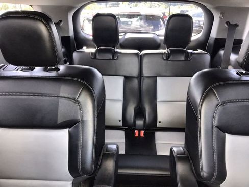 Used 2023 Ford Explorer XLT w/ Equipment Group 202A image 24