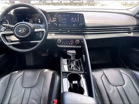 Used 2022 Hyundai Elantra SEL w/ Convenience + Premium Package FWD image 7