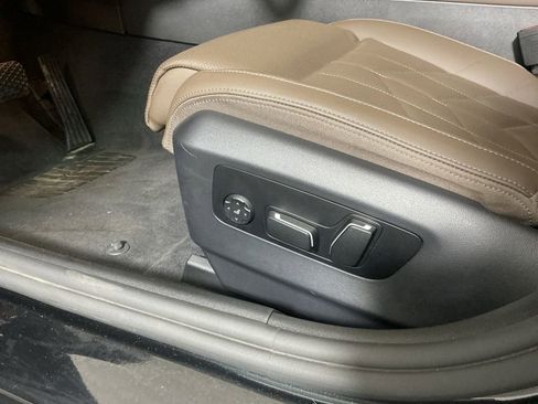 Certified 2025 BMW 530i w/ Premium Package RWD image 19