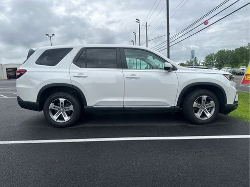 Used 2023 Honda Pilot EX-L image 10