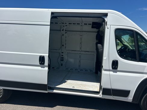 Used 2026 RAM ProMaster 2500 w/ Convenience Group FWD image 19