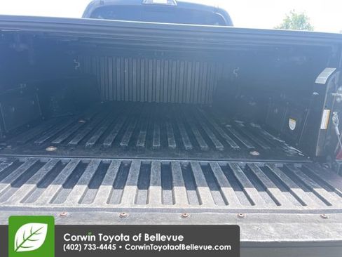 Used 2018 Toyota Tacoma TRD Sport AWD/4WD image 29