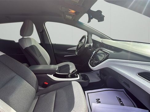 Used 2021 Chevrolet Bolt LT image 33