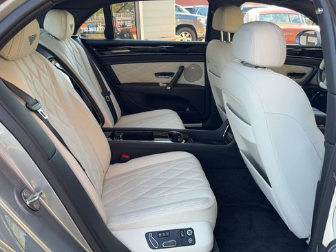 Used 2014 Bentley Flying Spur W12 image 16
