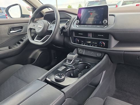 Used 2023 Nissan Rogue SV AWD/4WD image 16