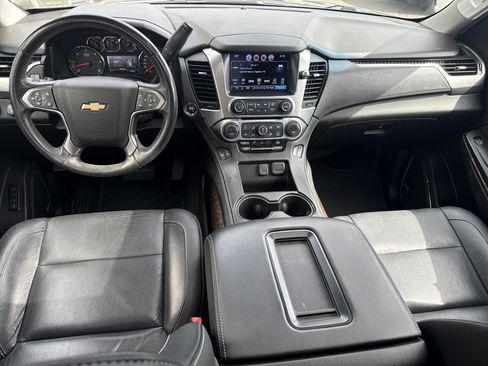 Used 2018 Chevrolet Tahoe LT w/ LT Signature Package AWD/4WD image 4