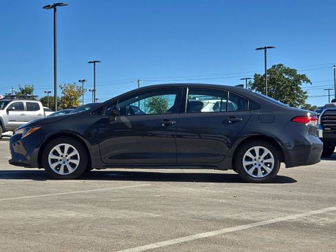 Certified 2025 Toyota Corolla LE FWD image 2