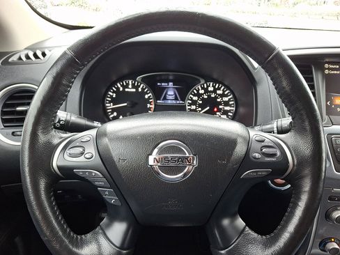 Used 2019 Nissan Pathfinder SL AWD/4WD image 21
