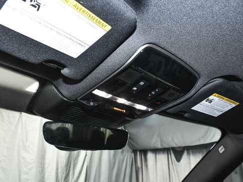 Used 2025 Land Rover Range Rover Long Wheelbase SE AWD/4WD image 44