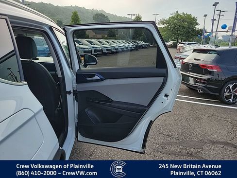 Certified 2024 Volkswagen Taos SE AWD/4WD image 43