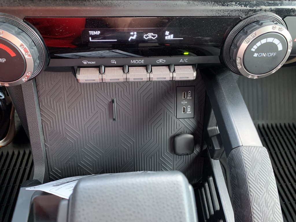 Used 2024 Toyota Tacoma SR RWD image 18