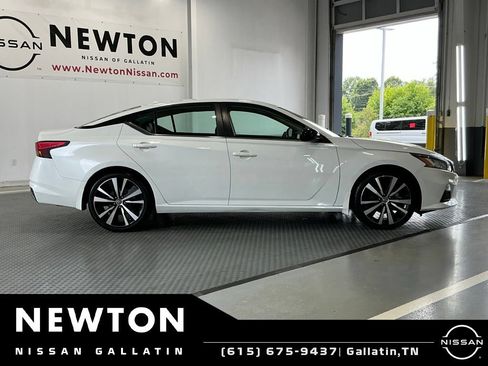 Used 2022 Nissan Altima 2.5 SR FWD image 4