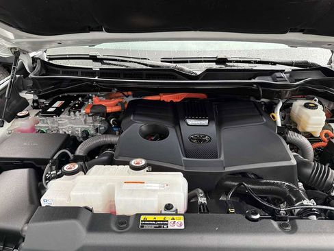 Used 2022 Toyota Tundra Limited w/ TRD Off-Road Package image 26