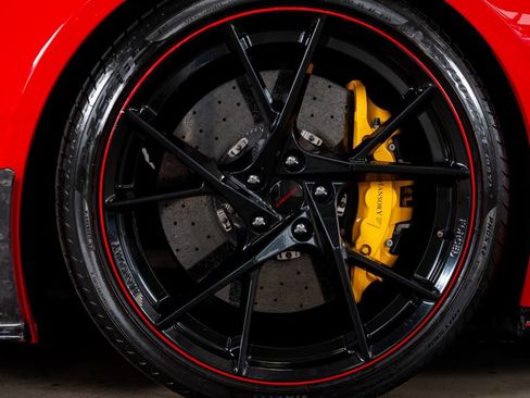 Used 2020 Ferrari 812 Superfast image 10